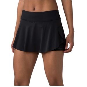 MPG black tennis skirt size medium in excellent like-new condition